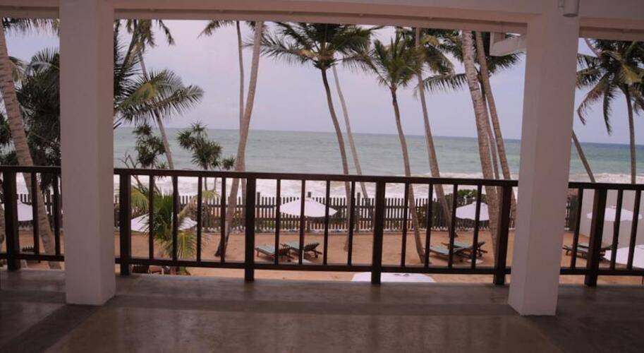 The Beach Hotel Oasis Bridge