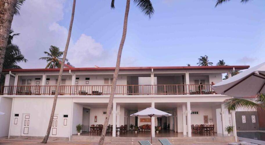 The Beach Hotel Oasis Bridge