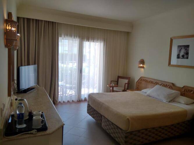 Camel Dive Club & Hotel