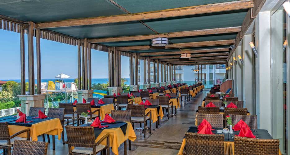 Royal Atlantis Resort & Spa