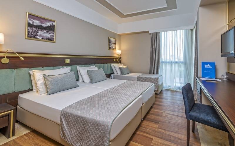 Royal Atlantis Resort & Spa