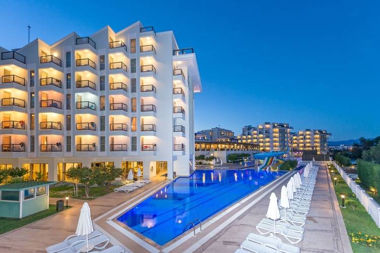 Royal Atlantis Resort & Spa
