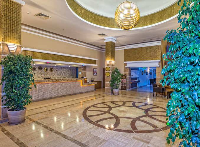 Royal Atlantis Resort & Spa