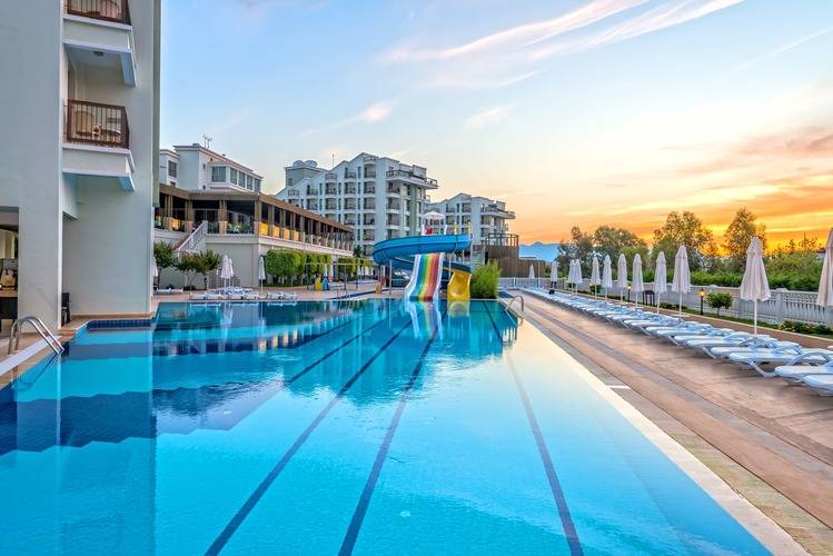 Royal Atlantis Resort & Spa