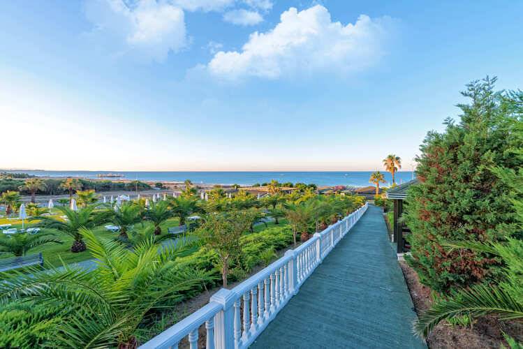 Royal Atlantis Resort & Spa