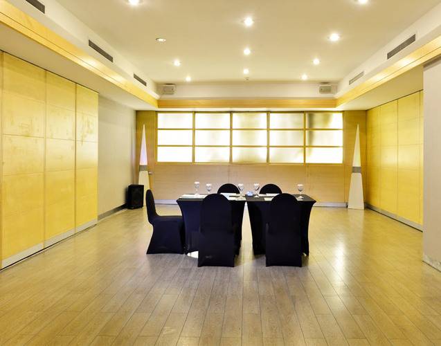 Holiday Inn City Hotel