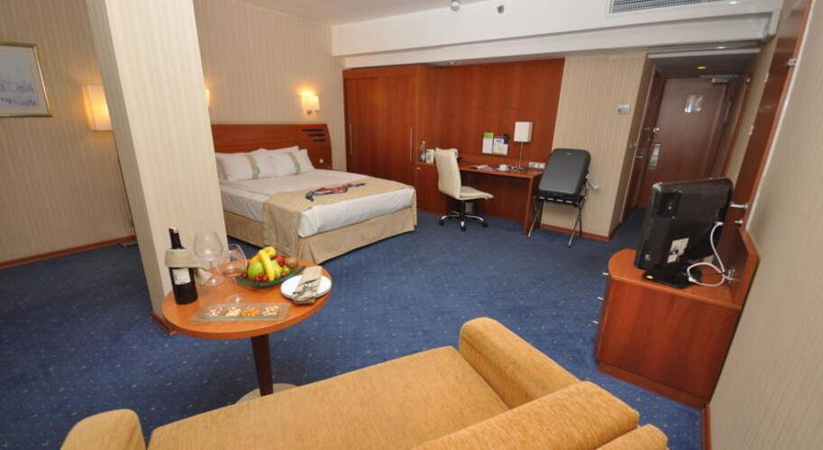 Holiday Inn City Hotel