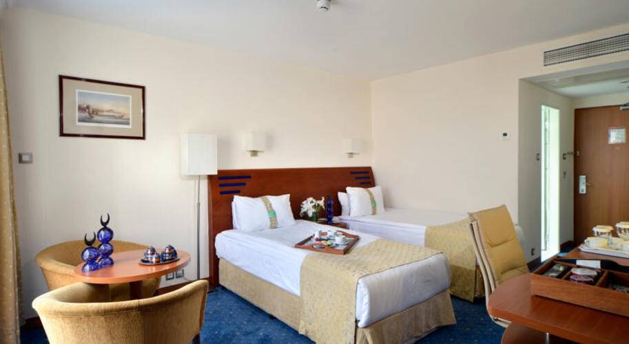 Holiday Inn City Hotel