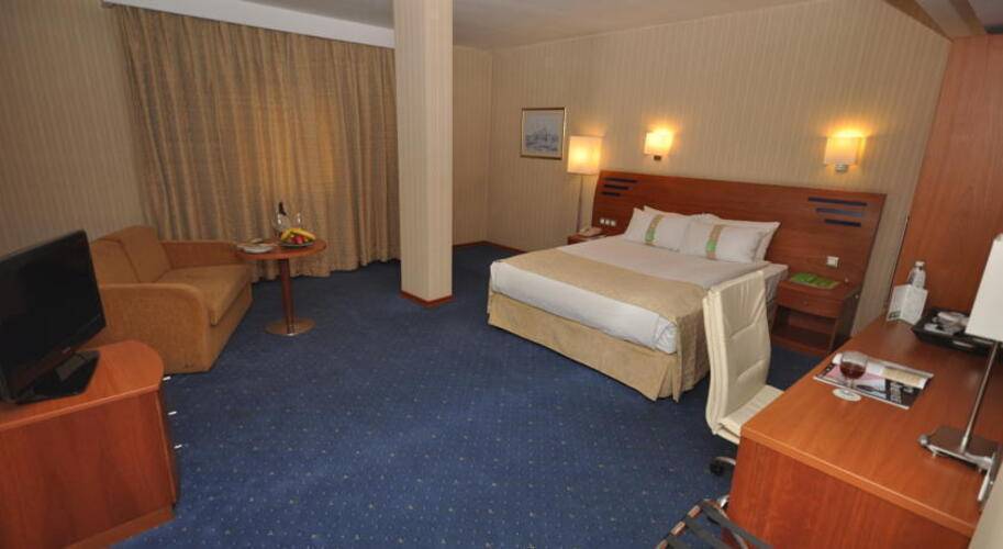 Holiday Inn City Hotel