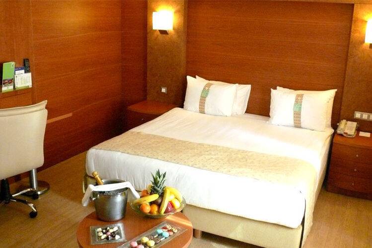 Holiday Inn City Hotel