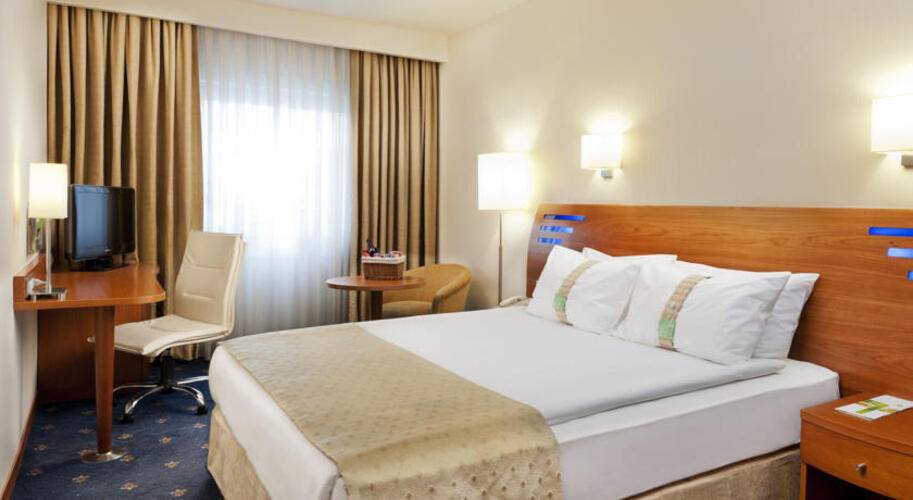 Holiday Inn City Hotel