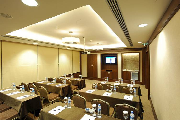 Titanic Port Bakirkoy Hotel