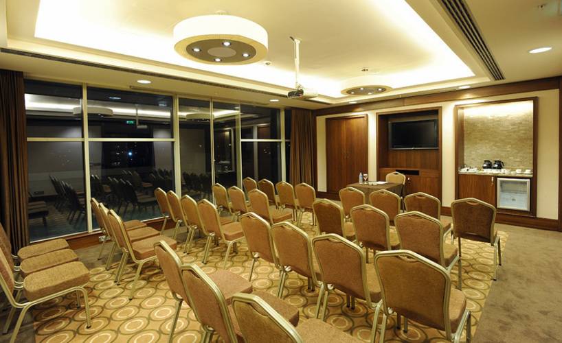 Titanic Port Bakirkoy Hotel
