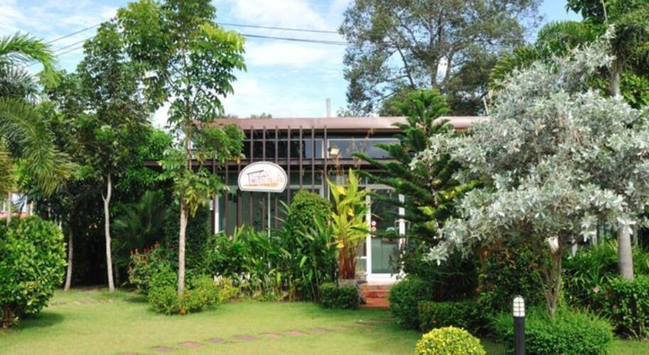 Phavina Servised Residence