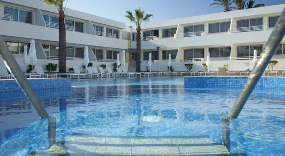 Melpo Antia Hotel & Suites