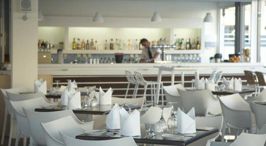 Melpo Antia Hotel & Suites