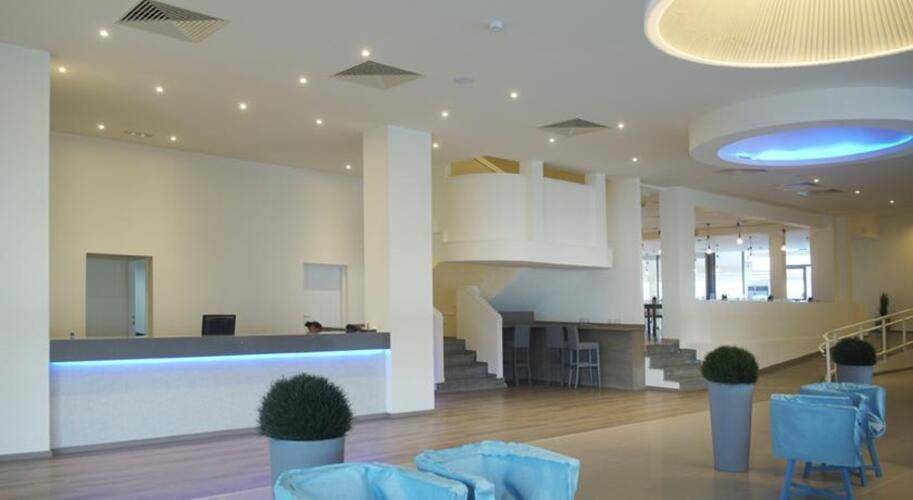 Melpo Antia Hotel & Suites