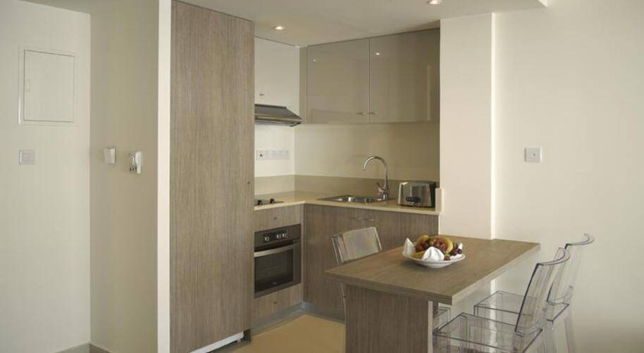 Melpo Antia Hotel & Suites