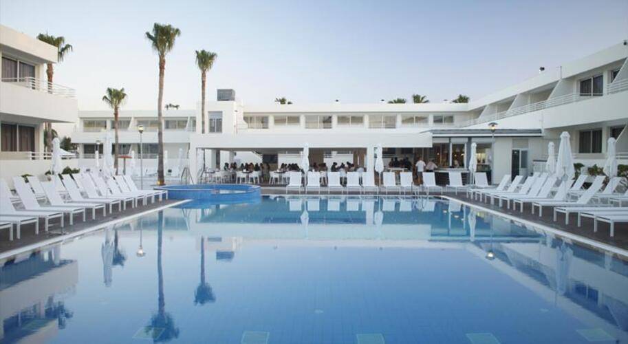 Melpo Antia Hotel & Suites