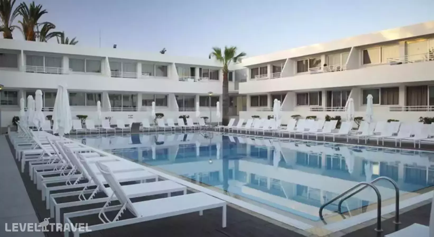 Melpo Antia Hotel & Suites