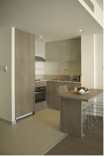 Melpo Antia Hotel & Suites