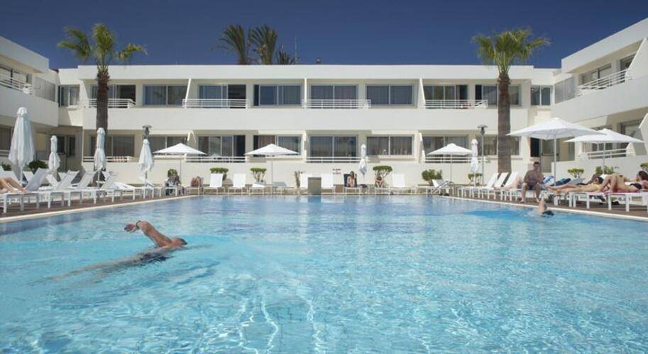 Melpo Antia Hotel & Suites