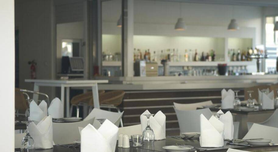 Melpo Antia Hotel & Suites