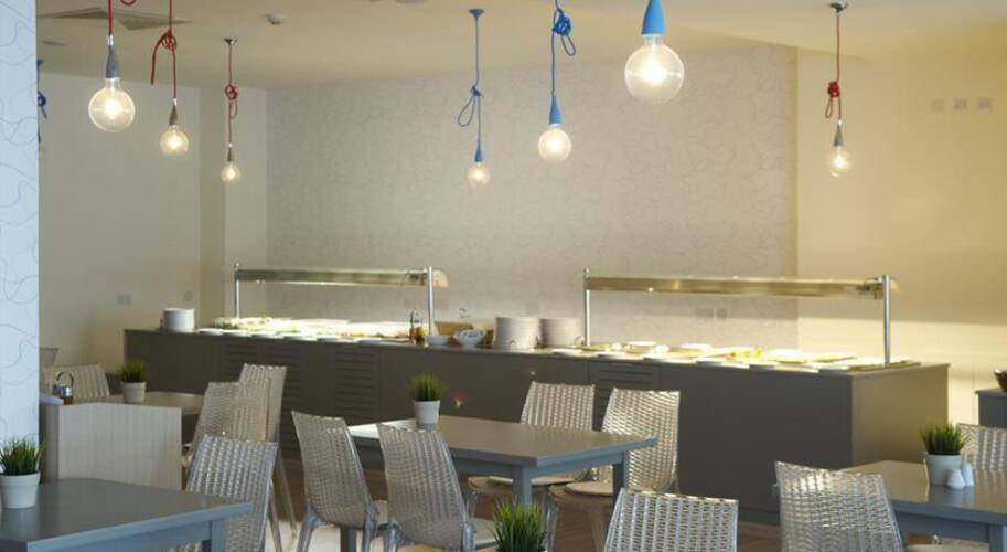 Melpo Antia Hotel & Suites