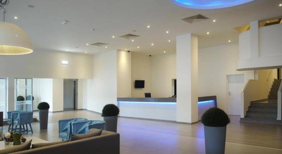 Melpo Antia Hotel & Suites