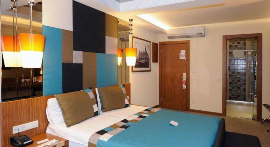 Collage Pera Hotel