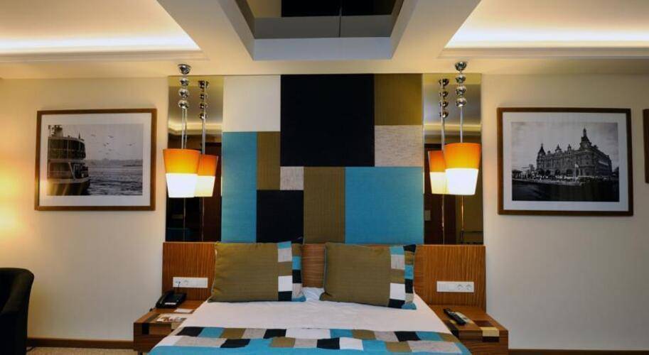 Collage Pera Hotel
