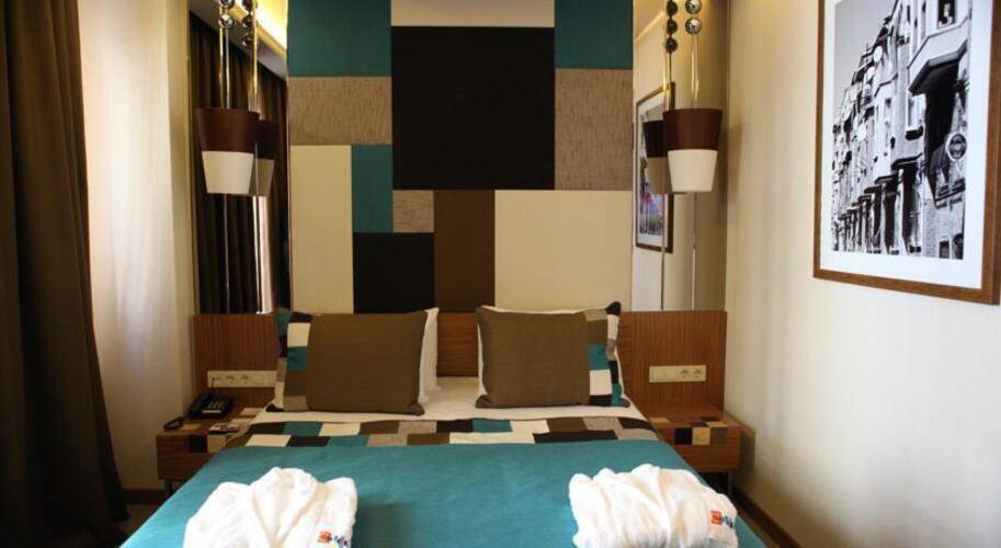 Collage Pera Hotel