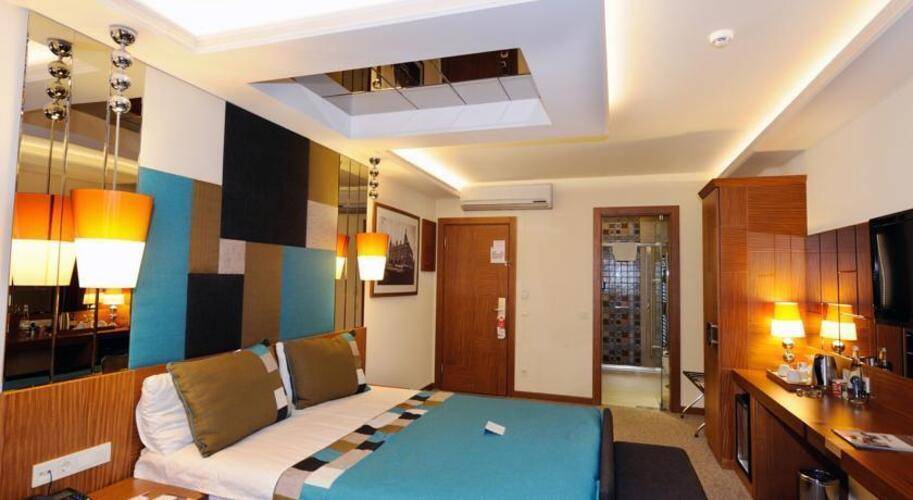 Collage Pera Hotel