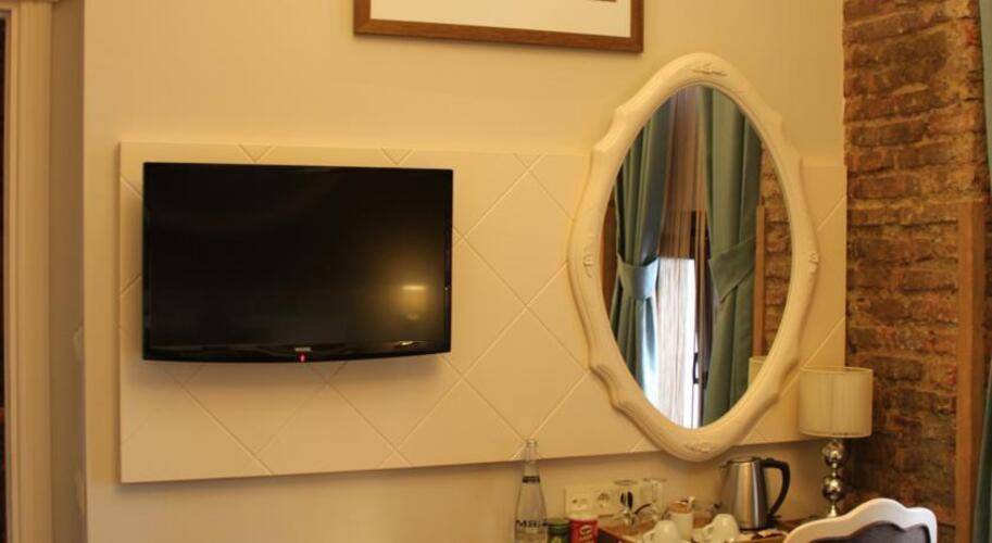 Collage Pera Hotel
