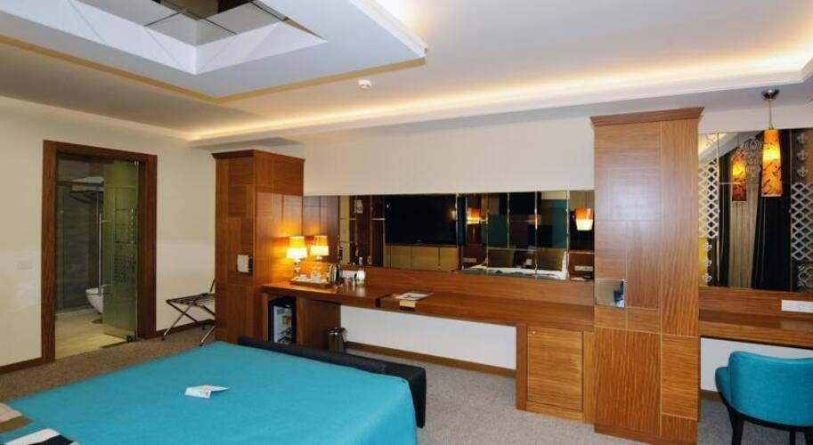 Collage Pera Hotel