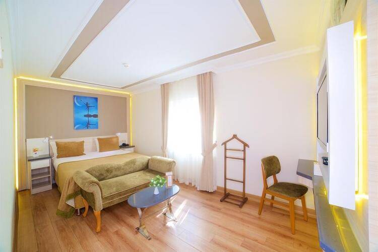Bulvar Palas Hotel