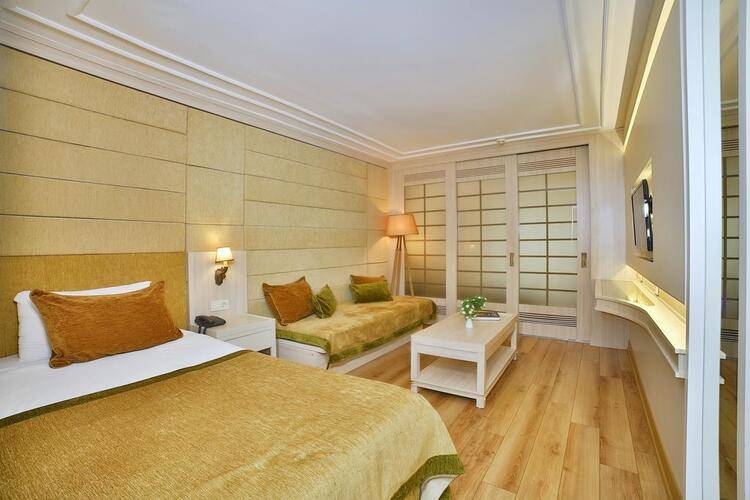 Bulvar Palas Hotel