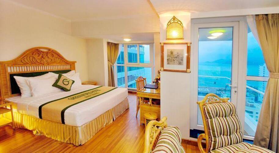Green World Hotel