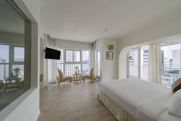 Green World Hotel