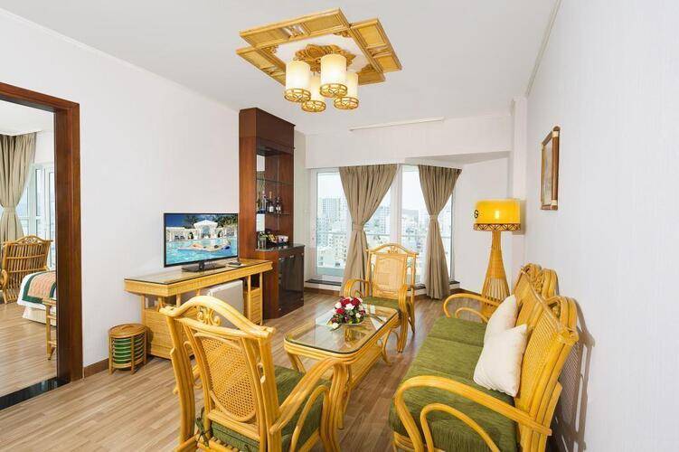 Green World Hotel