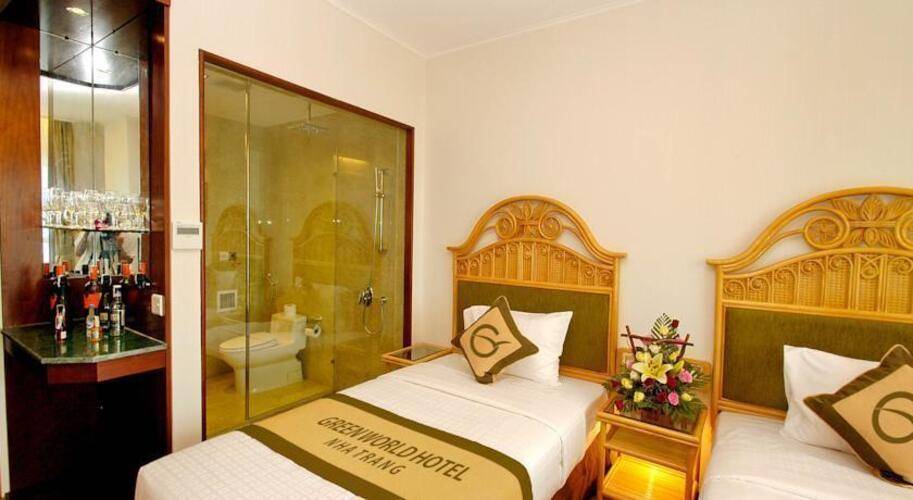 Green World Hotel