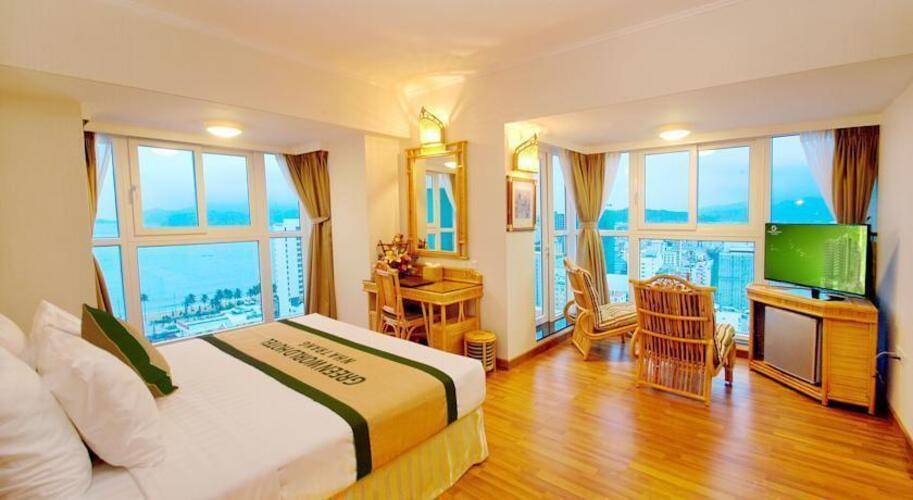 Green World Hotel