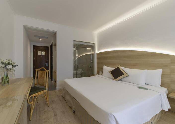 Green World Hotel