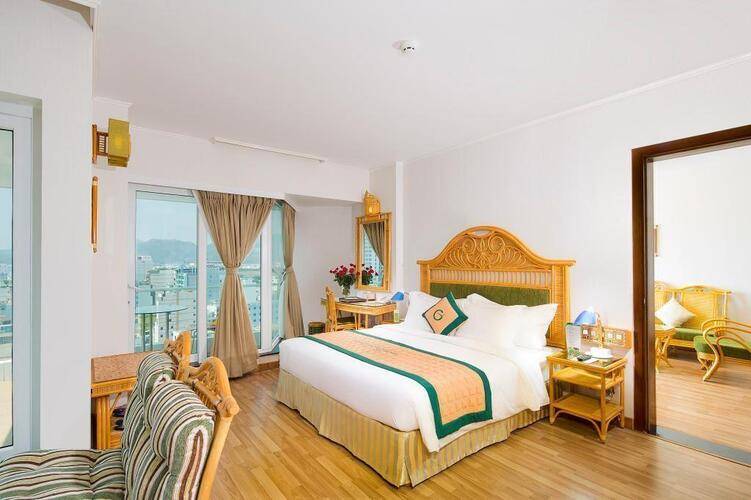 Green World Hotel