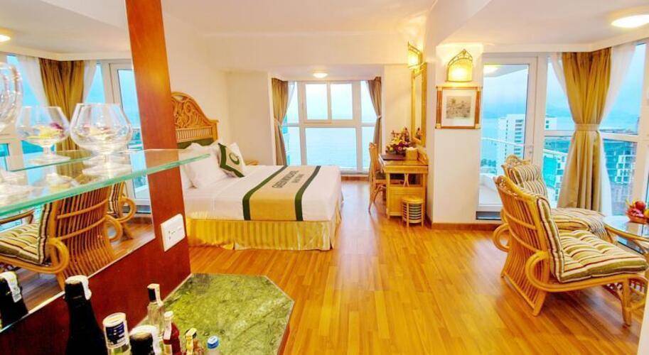 Green World Hotel