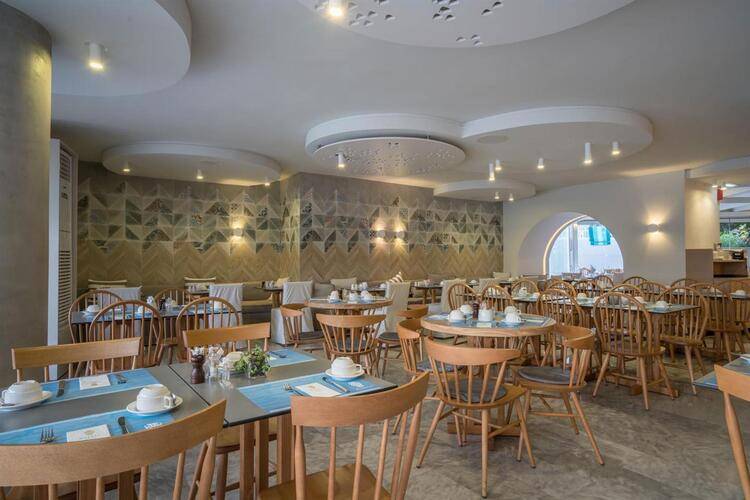 Nefeli Hotel