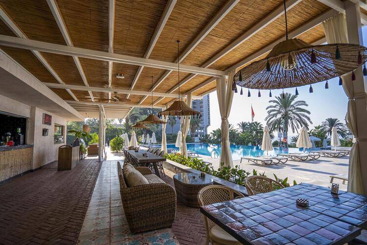 Akra V Hotel