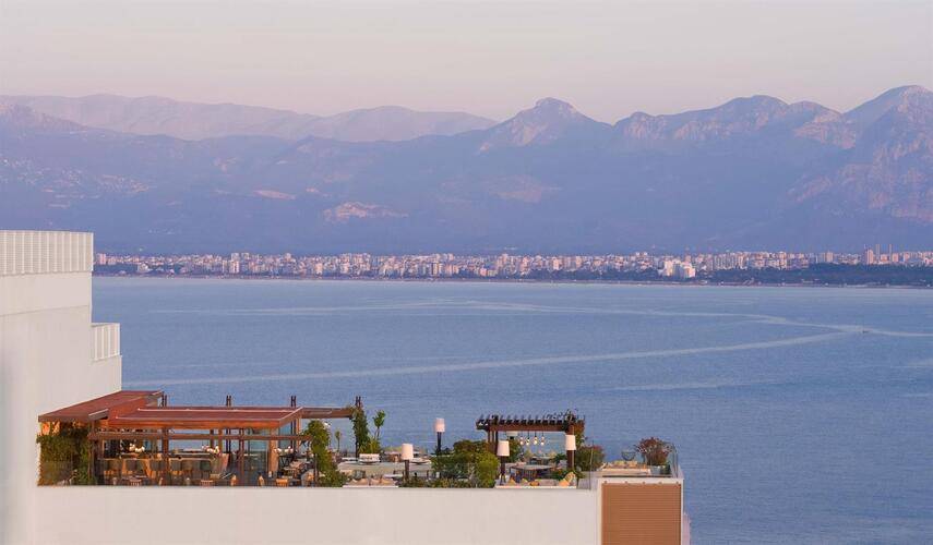 Akra V Hotel