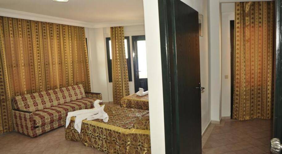 Gold Twins Beach Family Hotel