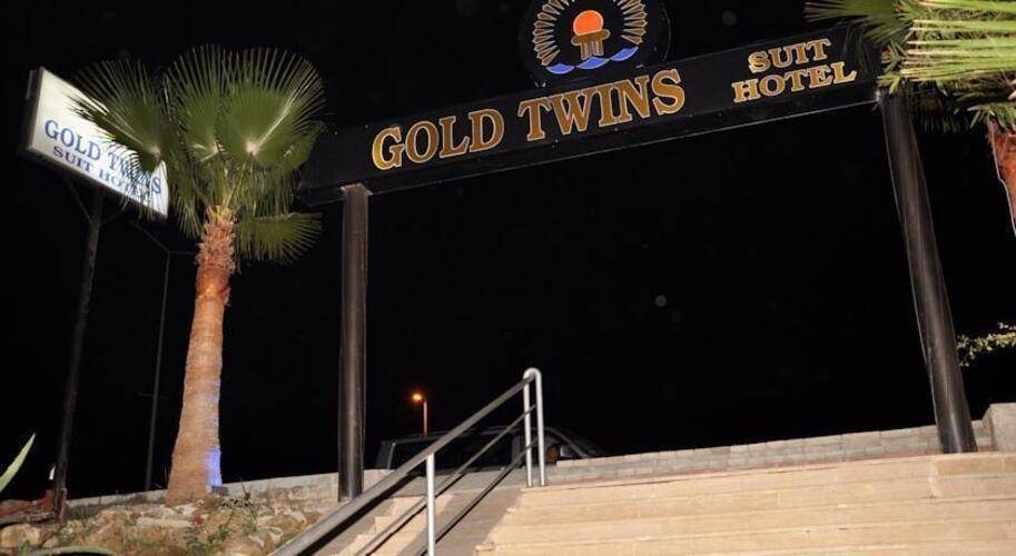 Gold Twins Beach Family Hotel
